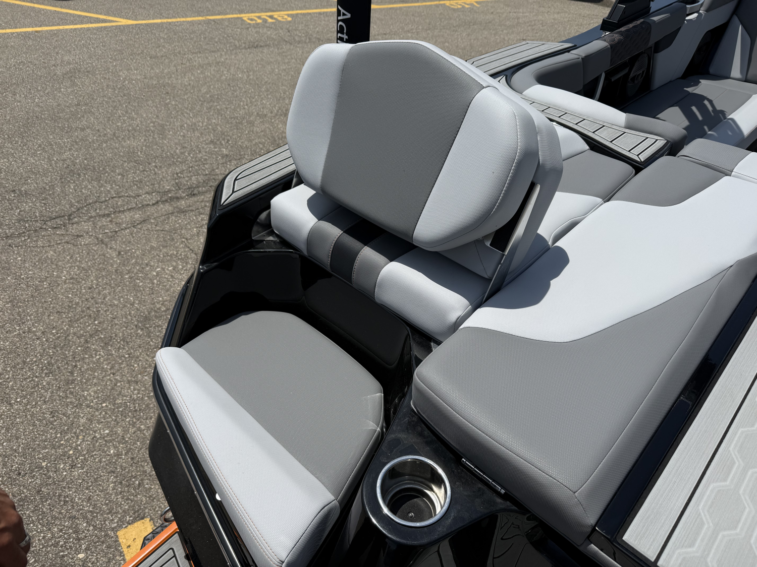 2023 MasterCraft XT22