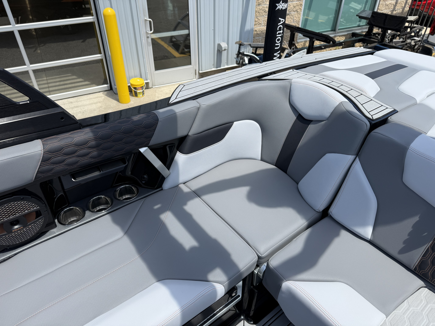 2023 MasterCraft XT22