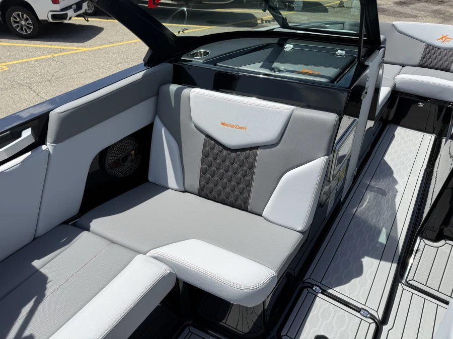 2023-mastercraft-xt22-148041-image17