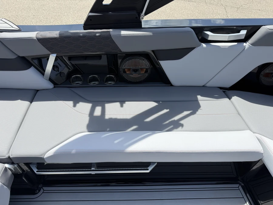 2023-mastercraft-xt22-148041-image18