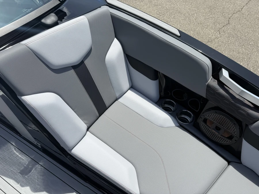 2023-mastercraft-xt22-148041-image23