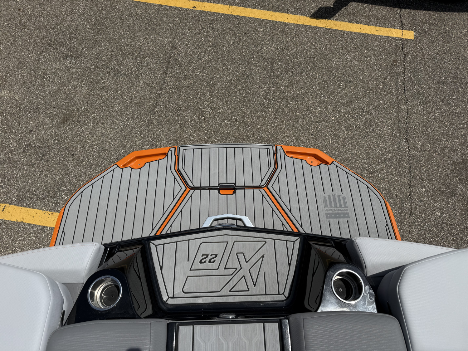 2023 MasterCraft XT22
