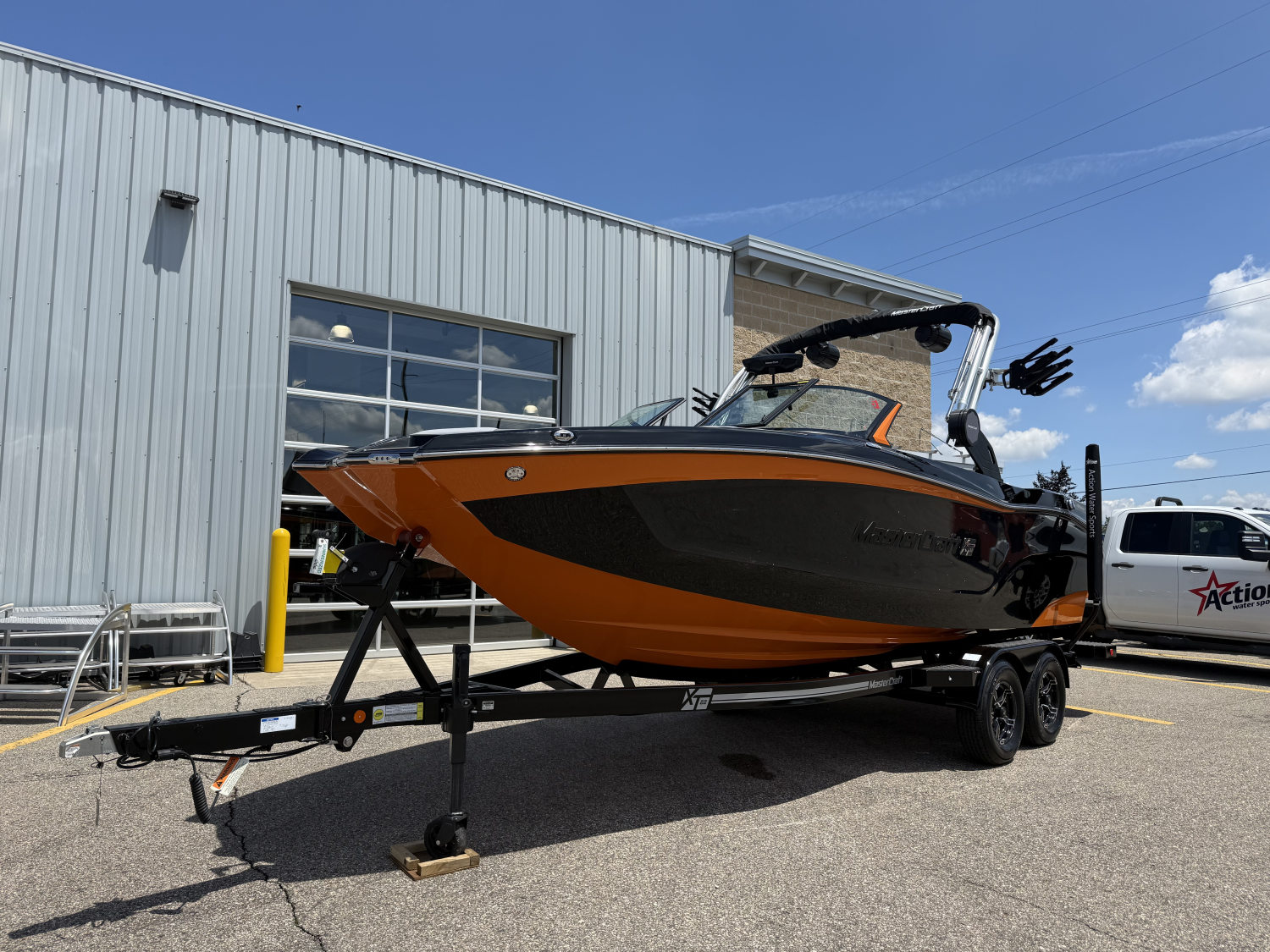 2023 MasterCraft XT22