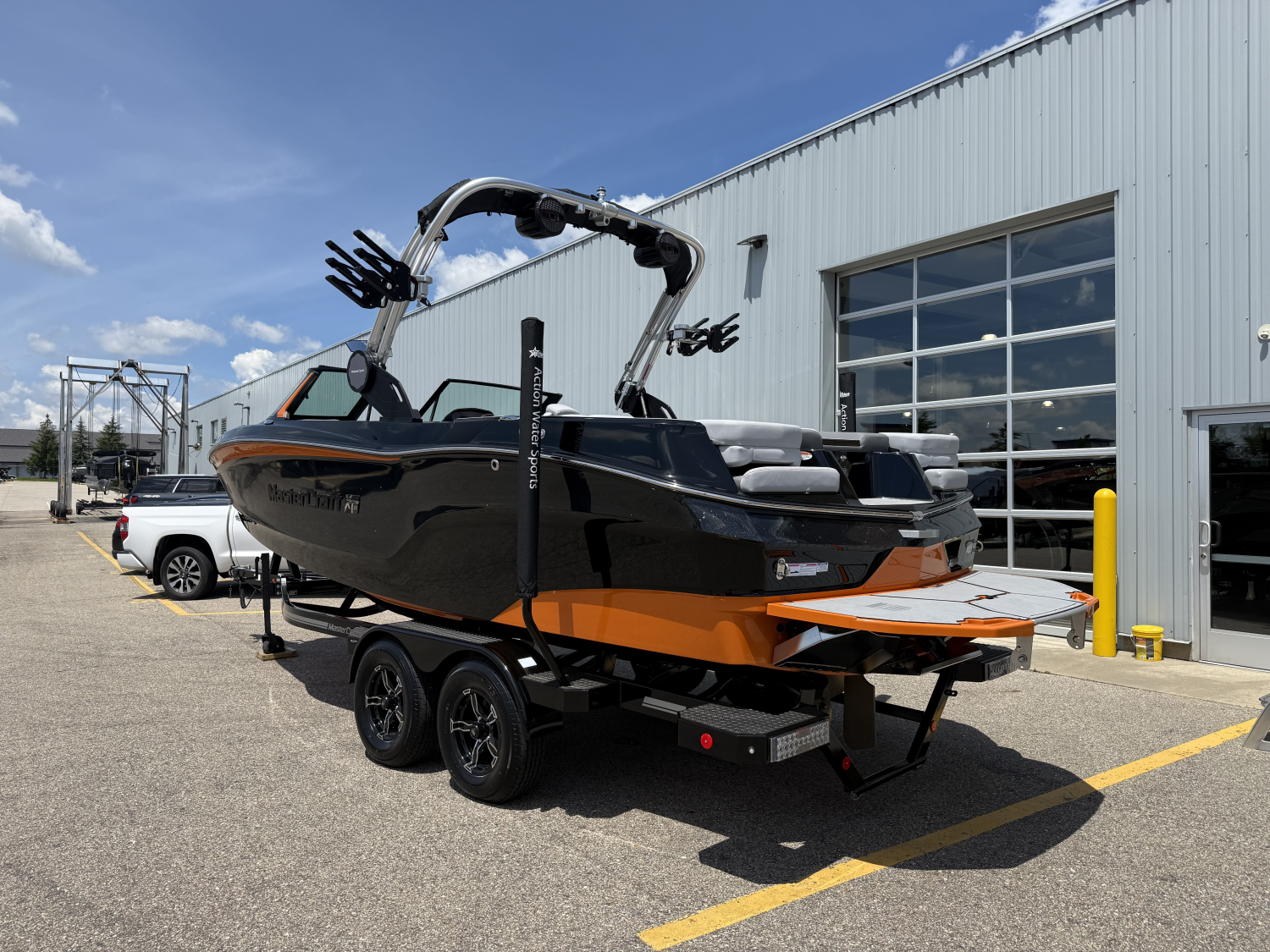 2023 MasterCraft XT22