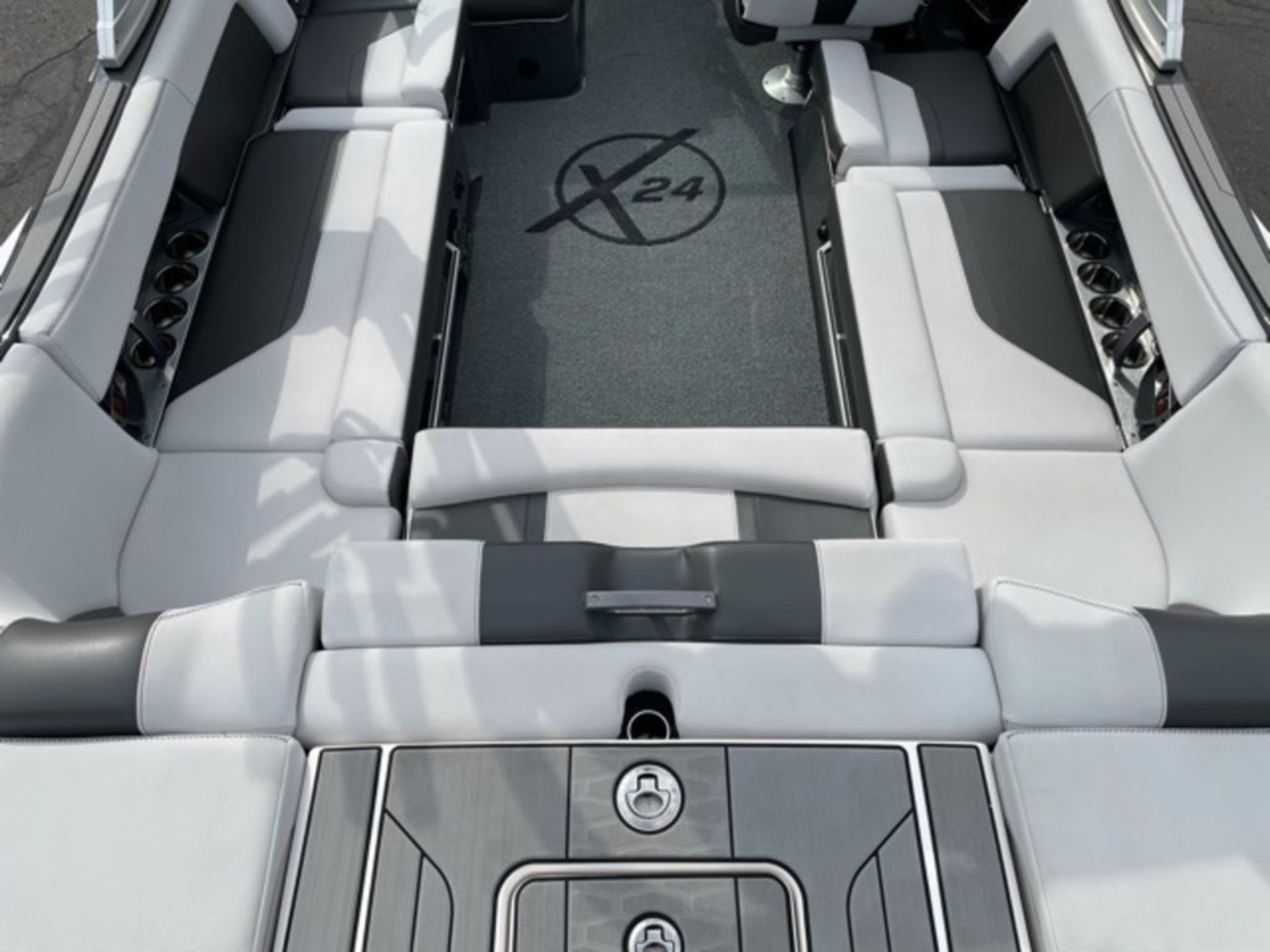 2021 Mastercraft X24
