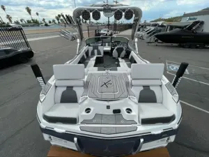 2021-mastercraft-x24-148043-image9