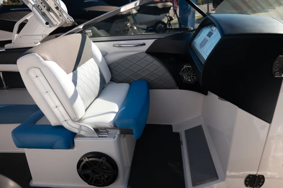 2012-mastercraft-x55-148045-image26