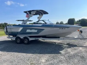 2022-malibu-wakesetter-24-mxz-148049-image0.webp