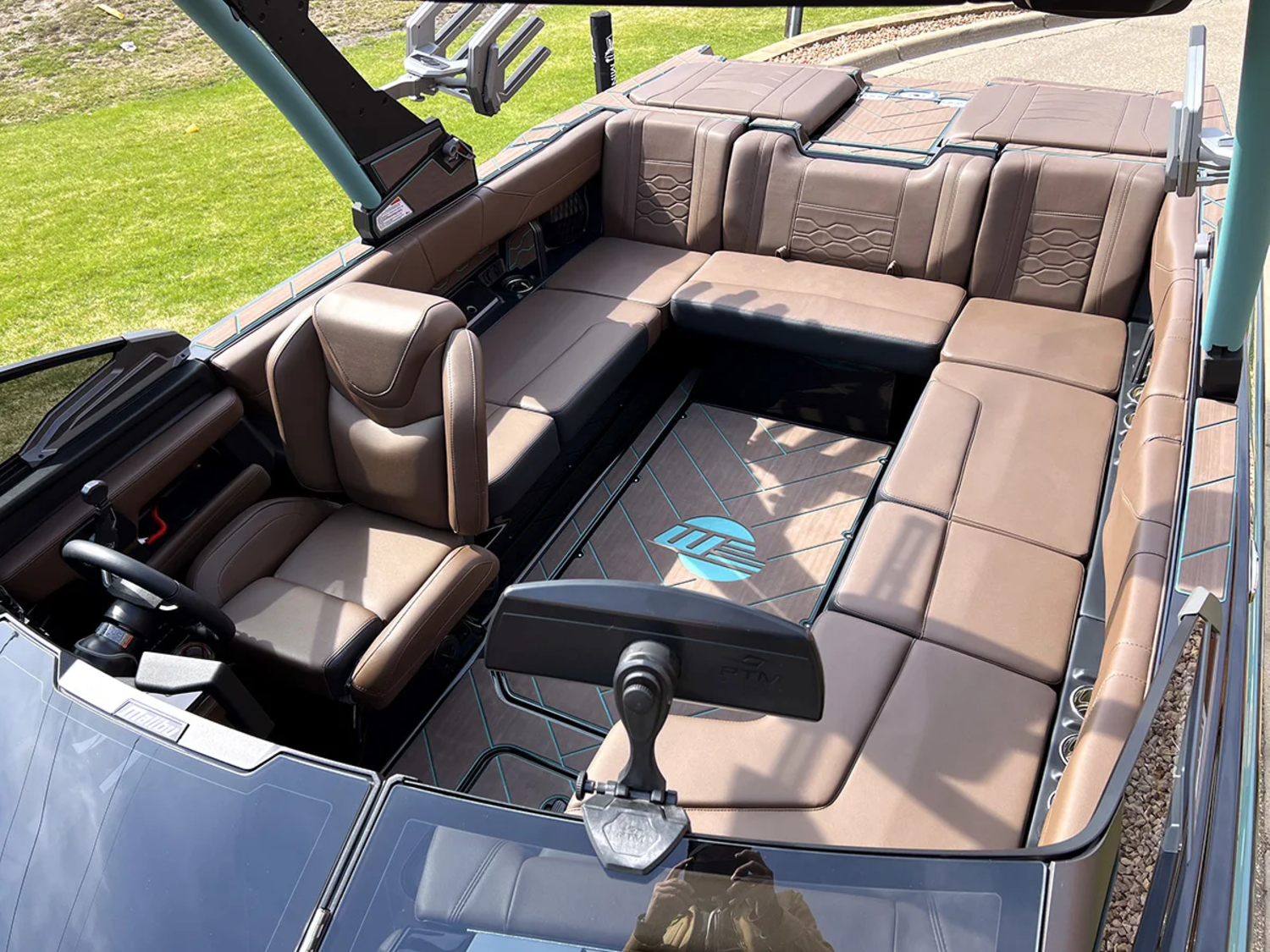 2026 Malibu 23 LSV