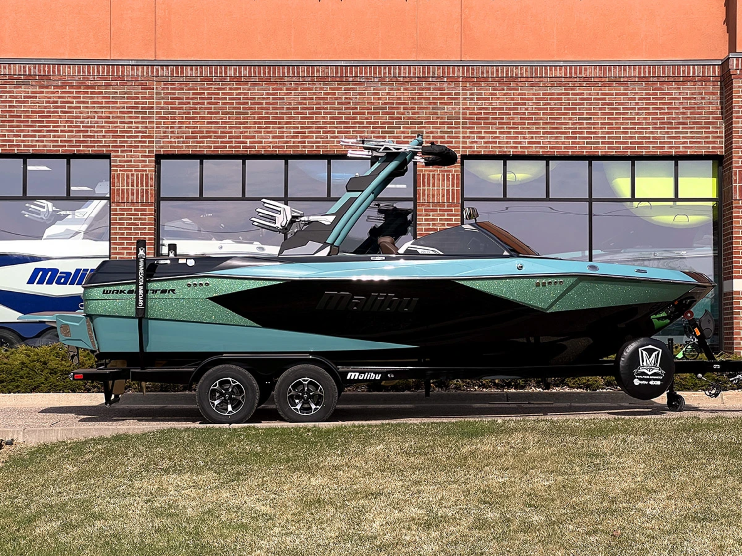 2026 Malibu 23 LSV