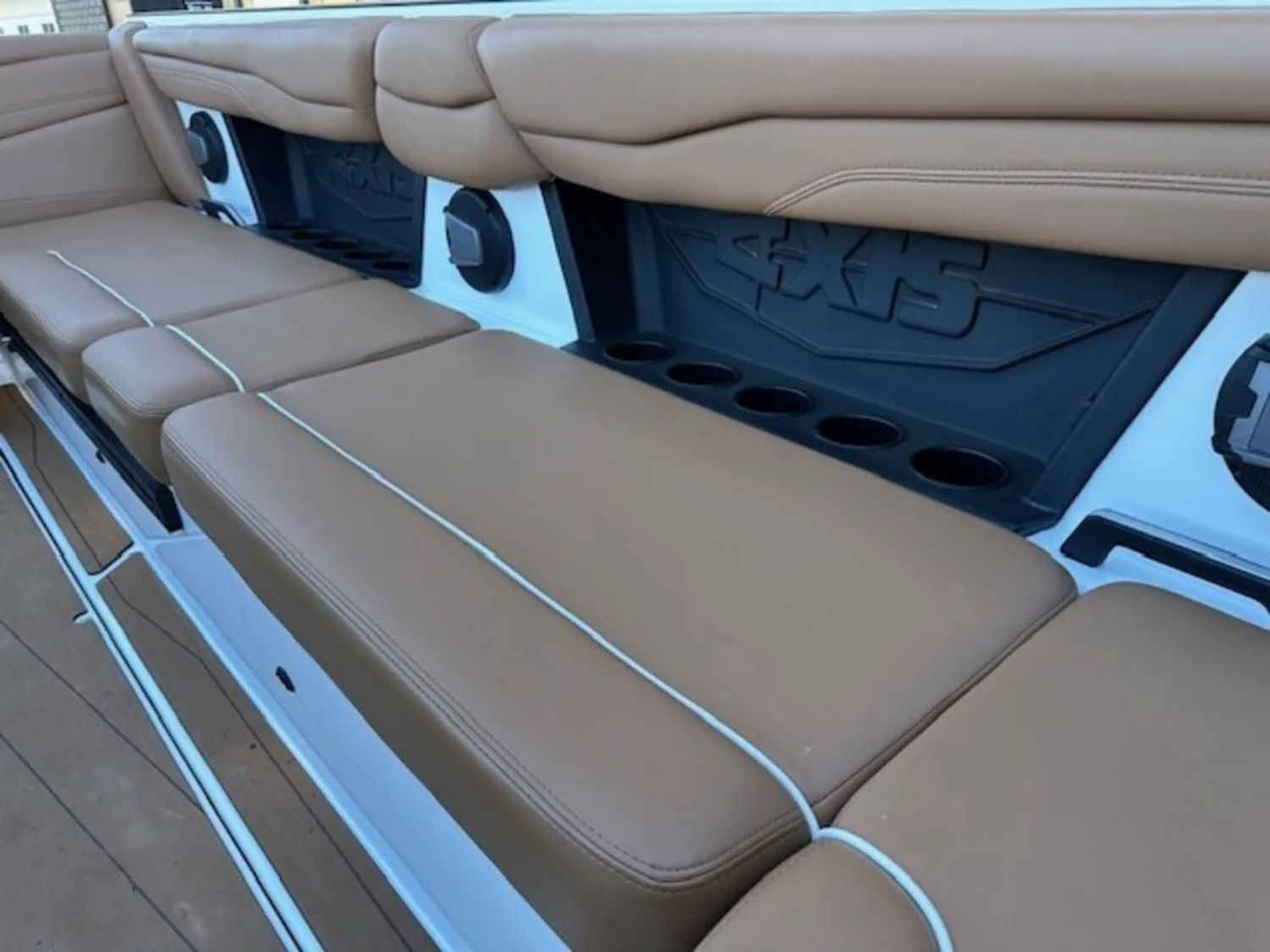 2024 Axis T250