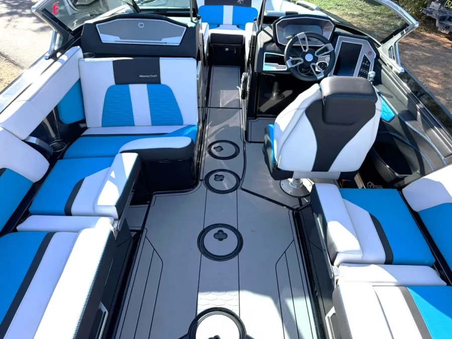 2019-mastercraft-x24-148059-image4.webp