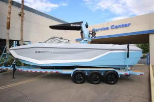 2027-nautique-g25-148063-image1.webp