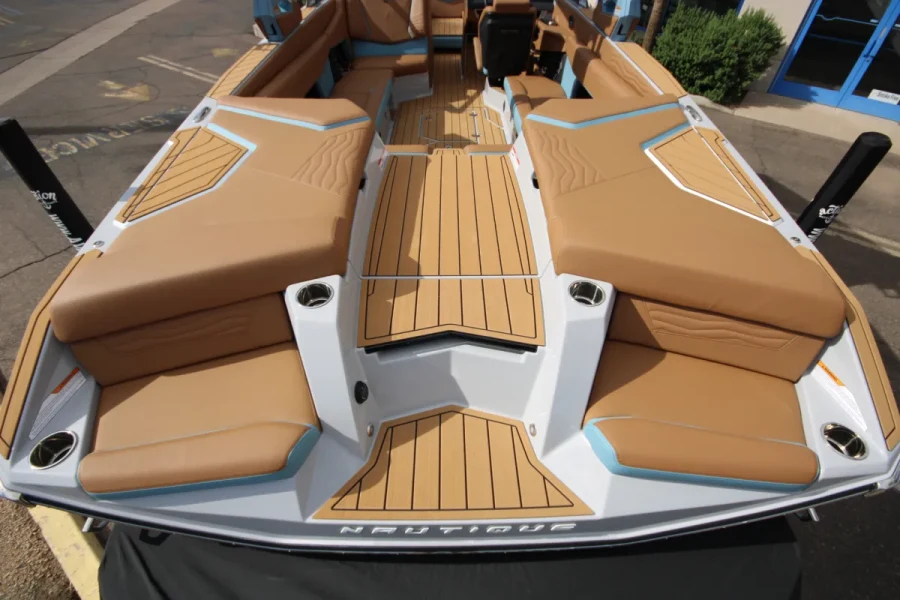 2027-nautique-g25-148063-image18.webp