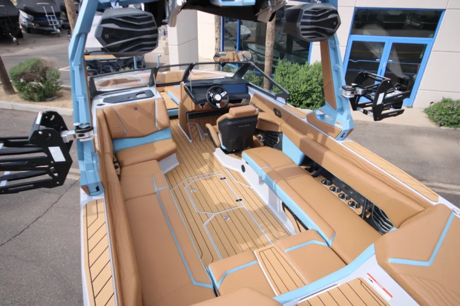 2027-nautique-g25-148063-image19.webp