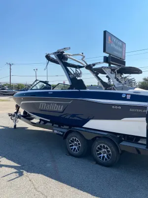 2022-malibu-wakesetter-23-lsv-148087-image0.webp