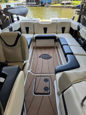 2022-malibu-wakesetter-23-lsv-148087-image3.webp