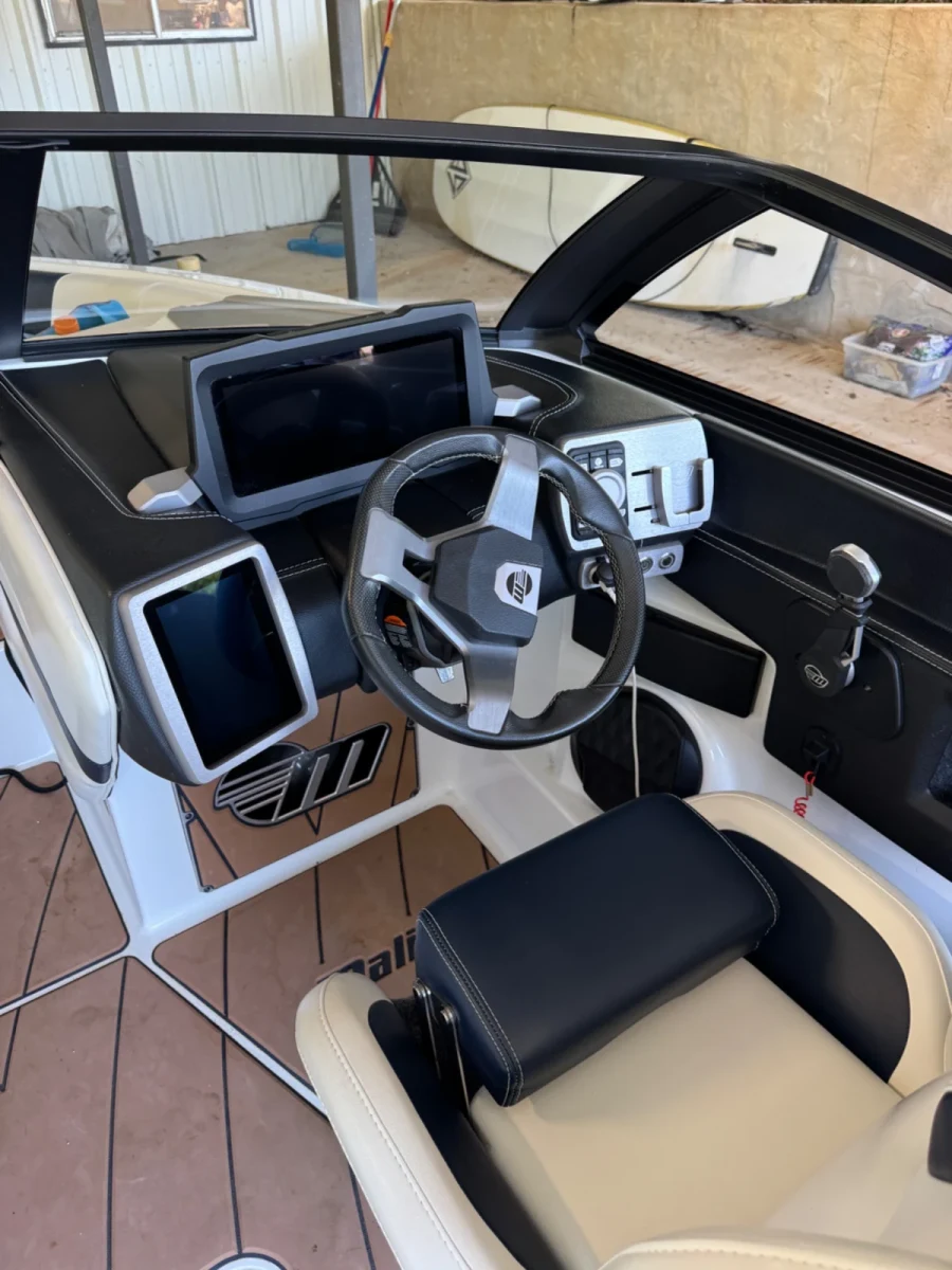 2022-malibu-wakesetter-23-lsv-148087-image6.webp