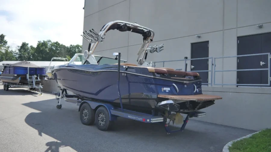 2018-mastercraft-xt22-148092-image1.webp