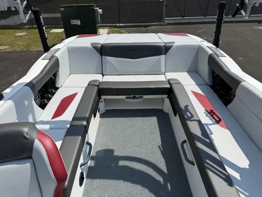 2021-mastercraft-nxt24-148095-image13.webp