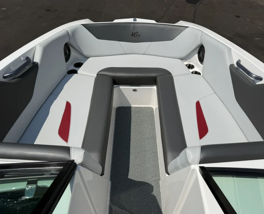 2021-mastercraft-nxt24-148095-image16.webp