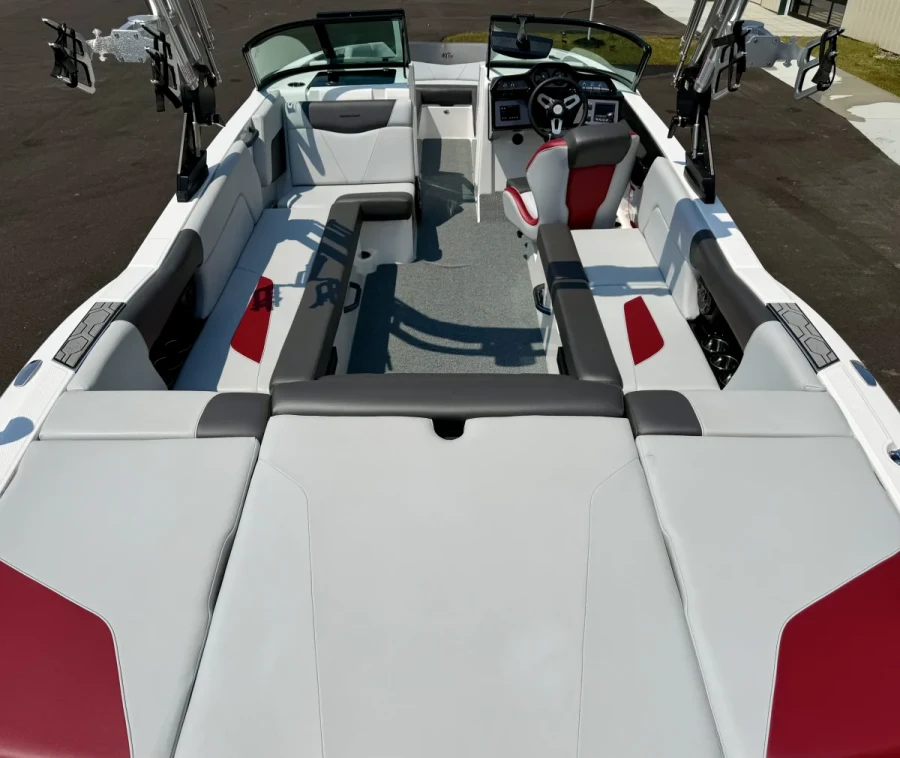 2021-mastercraft-nxt24-148095-image6.webp