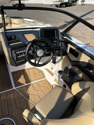 2022-moomba-kaiyen-148097-image1.webp