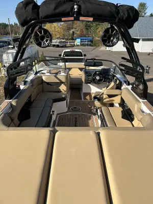 2022-moomba-kaiyen-148097-image2.webp