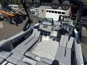 2024-mastercraft-x24-148101-image4.webp