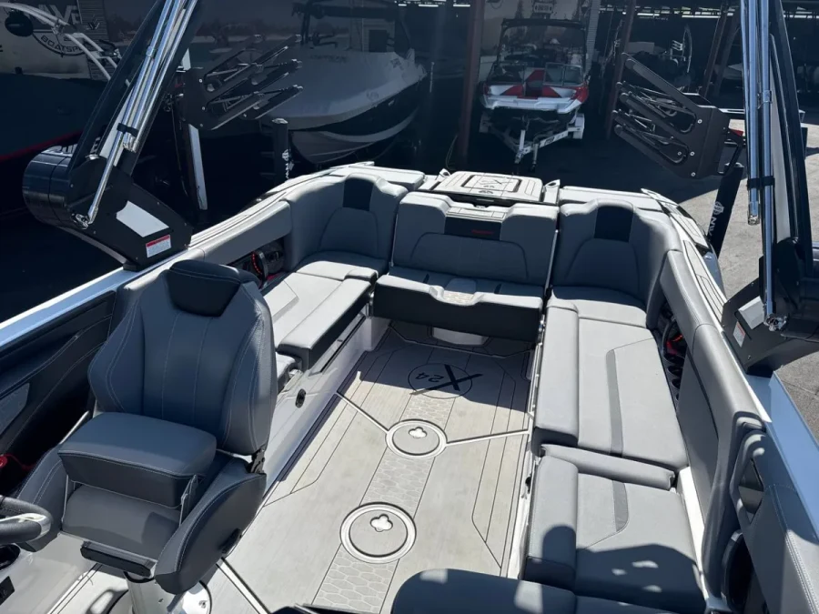 2024-mastercraft-x24-148101-image7.webp