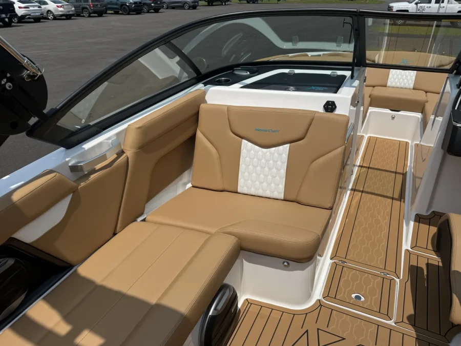 2027-mastercraft-xt22-148104-image11.webp