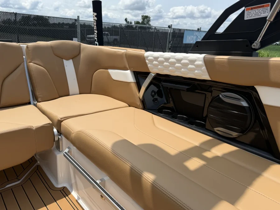 2027-mastercraft-xt22-148104-image13.webp