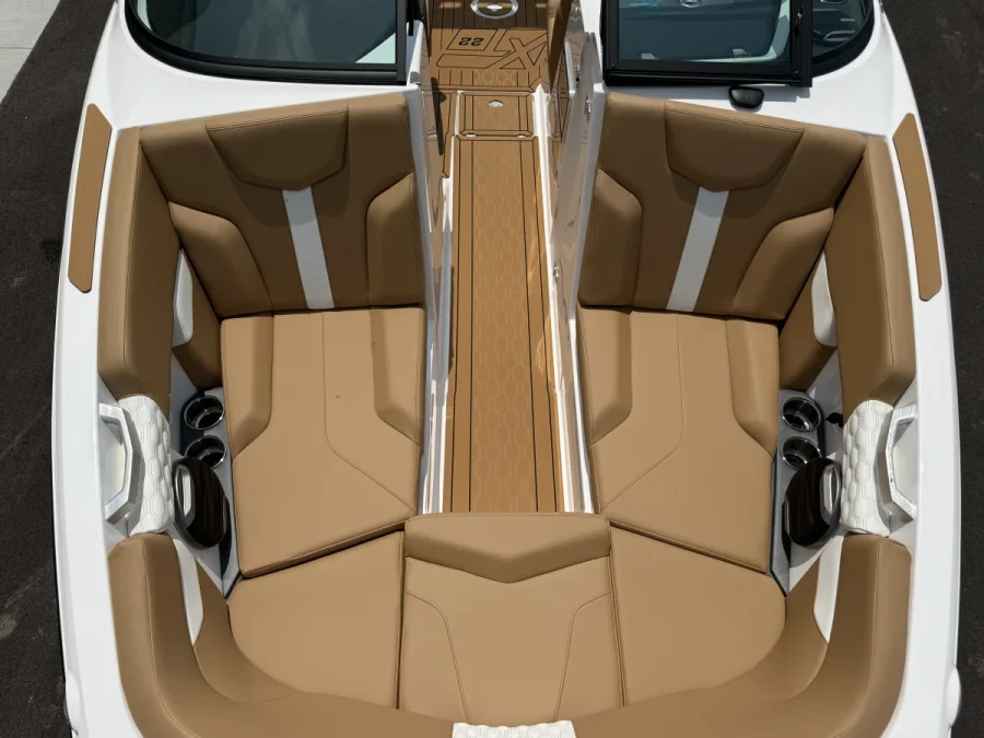 2027-mastercraft-xt22-148104-image16.webp