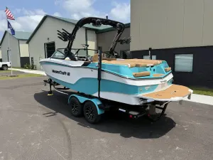 2027-mastercraft-xt22-148104-image2.webp