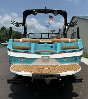 2027-mastercraft-xt22-148104-image3.webp