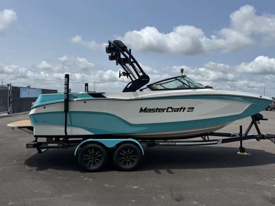 2027-mastercraft-xt22-148104-image6.webp