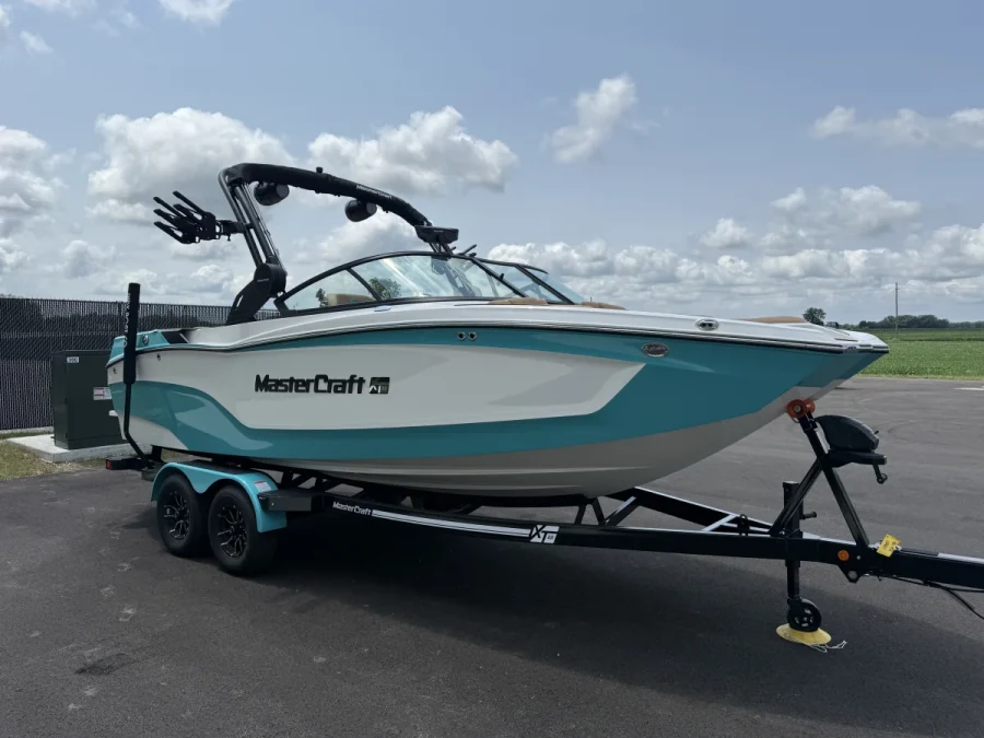 2027-mastercraft-xt22-148104-image7.webp