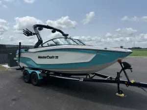 2027-mastercraft-xt22-148104-image7.webp