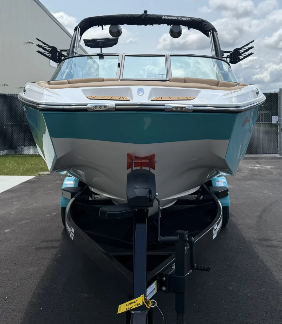2027-mastercraft-xt22-148104-image8.webp