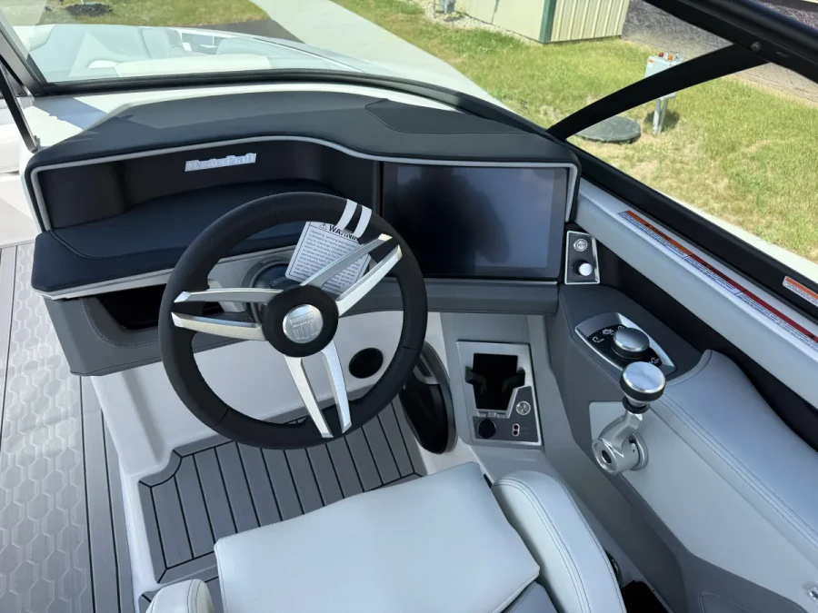 2027-mastercraft-xt23-148107-image11.webp