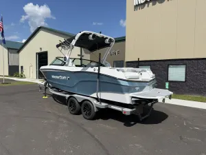 2027-mastercraft-xt23-148107-image2.webp