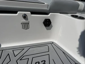 2027-mastercraft-xt23-148107-image4.webp