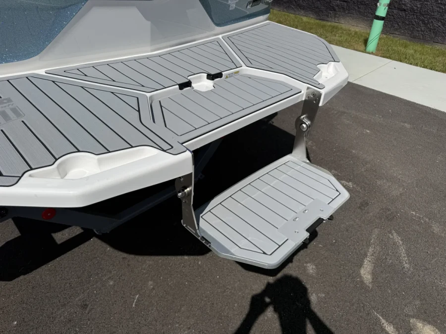 2027-mastercraft-xt23-148107-image5.webp