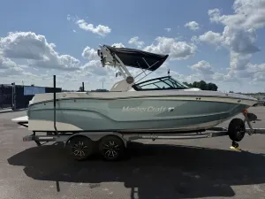 2027-mastercraft-xt23-148107-image7.webp
