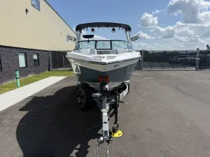2027-mastercraft-xt23-148107-image8.webp