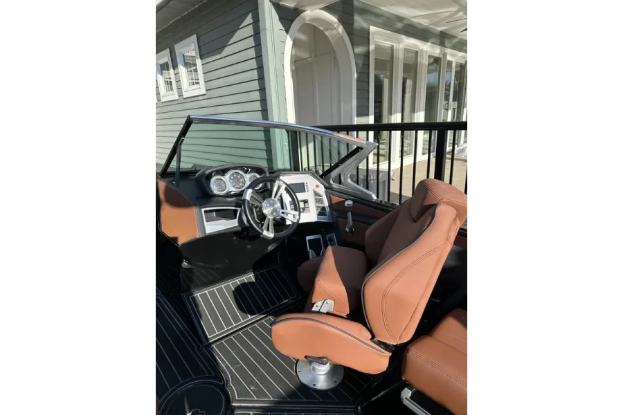 2018-mastercraft-xt20-148108-image4.webp