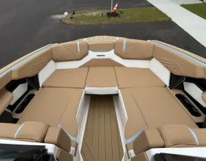 2027-mastercraft-x24-148109-image15.webp