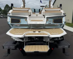 2027-mastercraft-x24-148109-image3.webp
