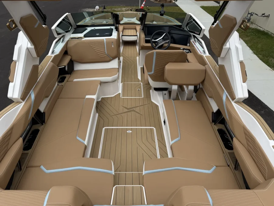 2027-mastercraft-x24-148109-image8.webp