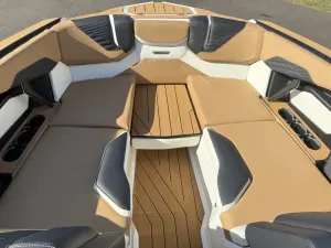 2027-mastercraft-x22-148111-image14.webp